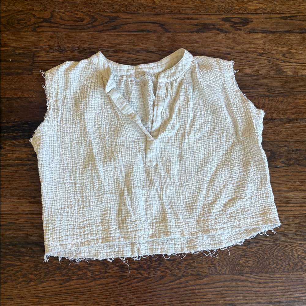 Olivaceous white cropped top